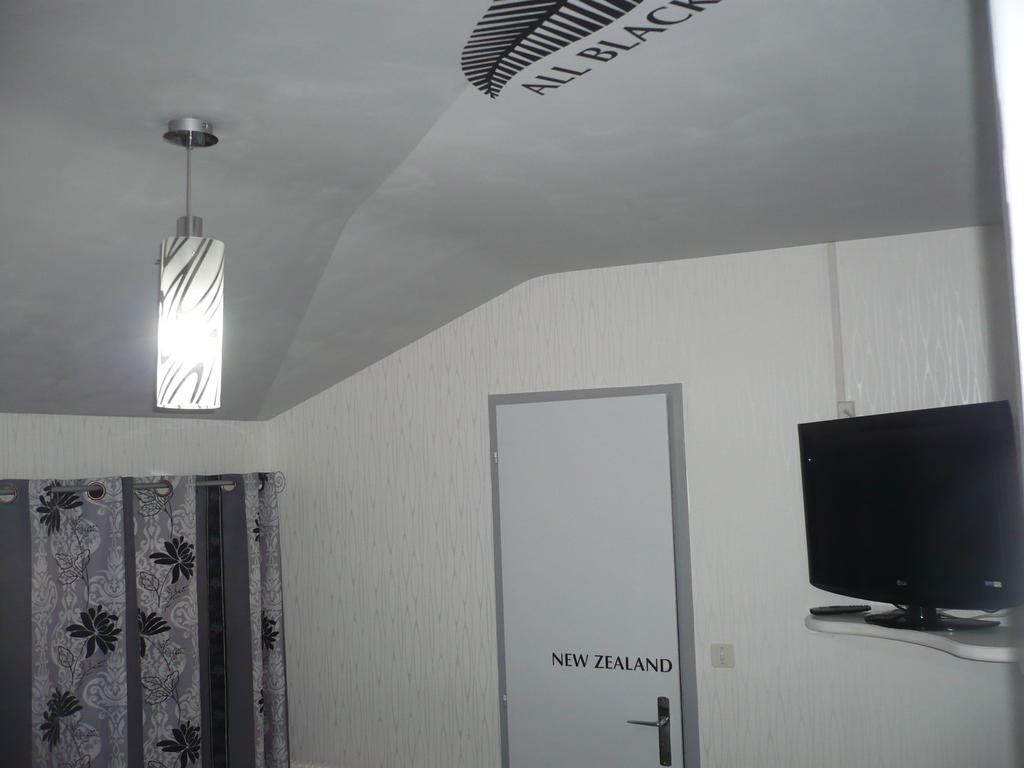 Hotel Bon Accueil Oyonnax Rum bild