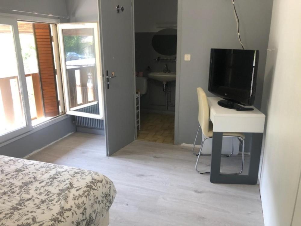Hotel Bon Accueil Oyonnax Exteriör bild