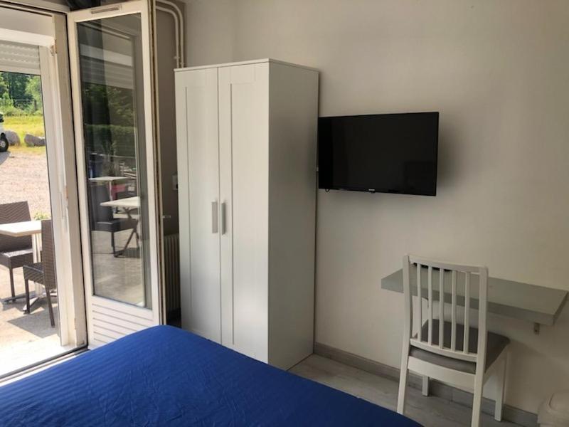 Hotel Bon Accueil Oyonnax Exteriör bild