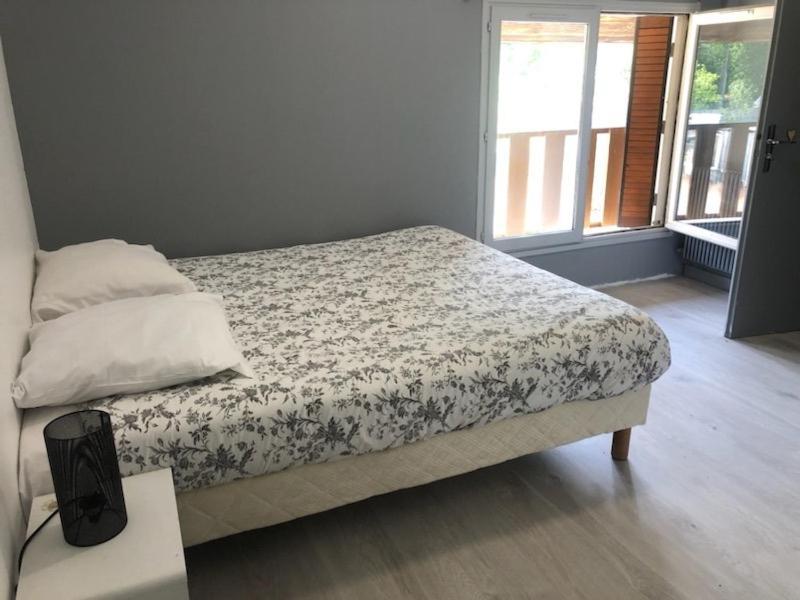 Hotel Bon Accueil Oyonnax Exteriör bild