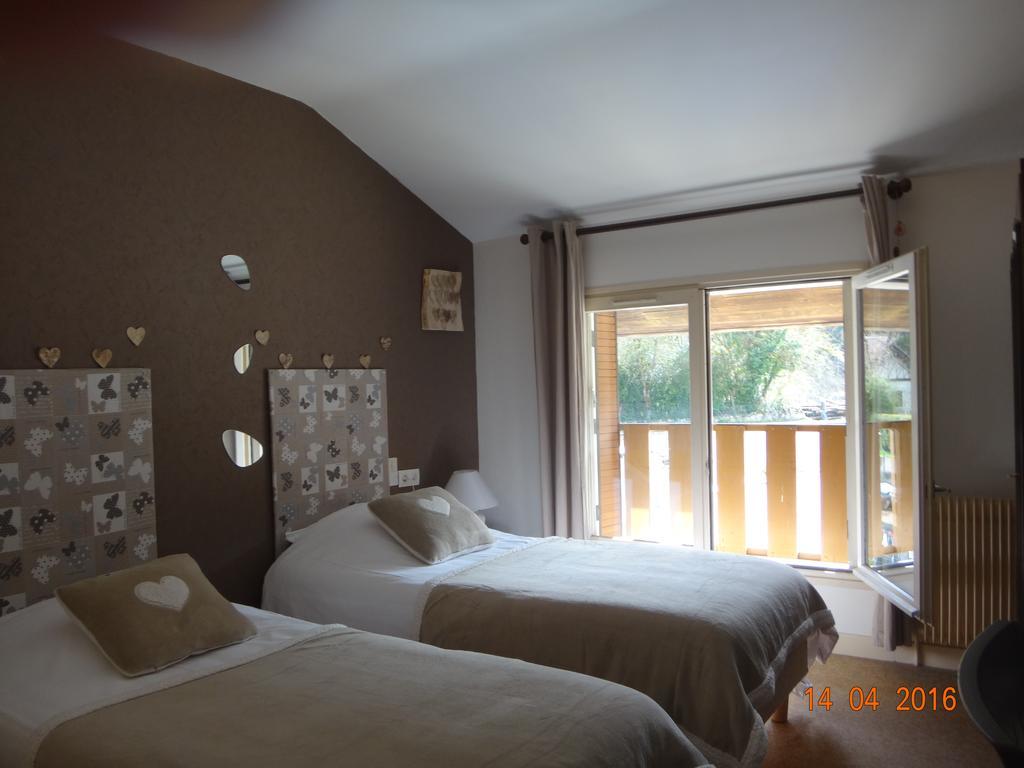 Hotel Bon Accueil Oyonnax Exteriör bild